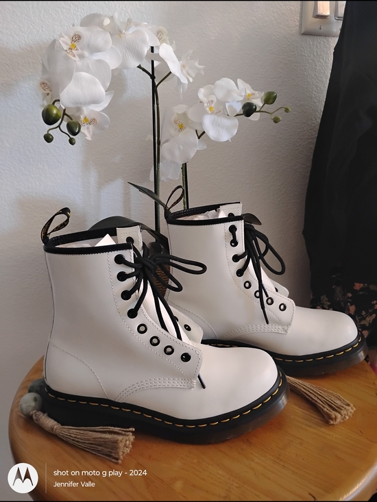 Dr. Martens Shoes - NewDr. Martens White Leather Lace-Up Combat Boots with Black Laces Sz 7 Women's